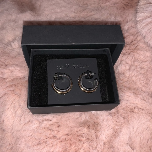 NWT! SCROLL & VINE Earrings - Picture 5 of 5